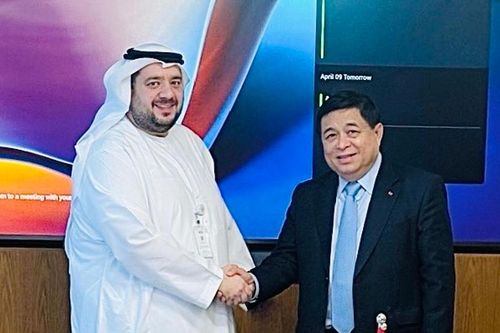 Phó Thủ tướng Nguyễn Chí Dũng làm việc với Công ty Dầu khí quốc gia Abu Dhabi