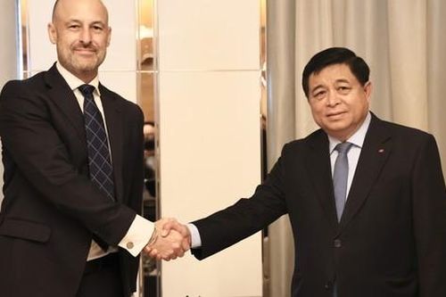Phó Thủ tướng Nguyễn Chí Dũng: Khuyến khích phát triển hợp tác hệ sinh thái hàng không giữa Việt Nam - UAE