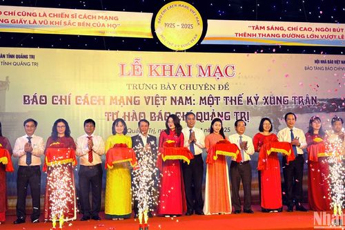 Trưng bày chuyên đề 100 năm Báo chí cách mạng Việt Nam tại Quảng Trị