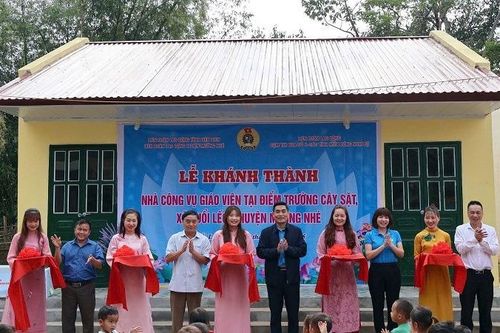 Giáo viên ở điểm trường Cây Sặt có nhà công vụ mới