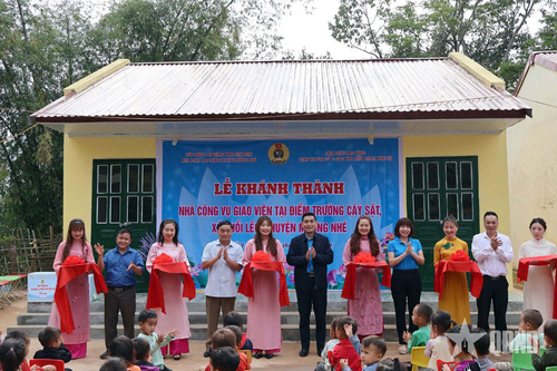 Điện Biên: Khánh thành, bàn giao nhà công vụ giáo viên