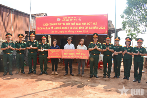 Công ty 74 hỗ trợ người lao động và nhân dân xóa 25 căn nhà tạm, nhà dột nát