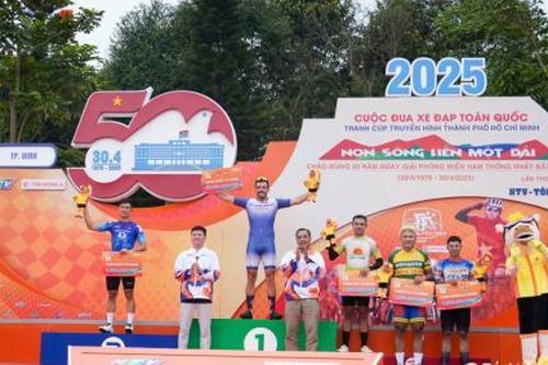 Đoàn đua xe đạp toàn quốc Cúp Truyền hình TPHCM đến Nghệ An
