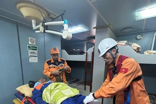 Tàu cá va chạm tàu hàng, 4 thuyền viên tử nạn tại vùng biển Hải Phòng