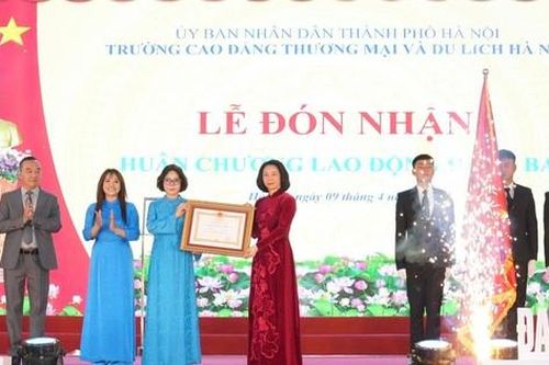 Phó Chủ tịch thành phố Hà Nội: Trường nghề phải đẩy mạnh hợp tác quốc tế