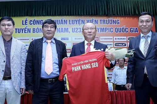Ông Park Hang-seo làm 'quan' ở Liên đoàn bóng đá Hàn Quốc, Việt Nam có lợi gì?