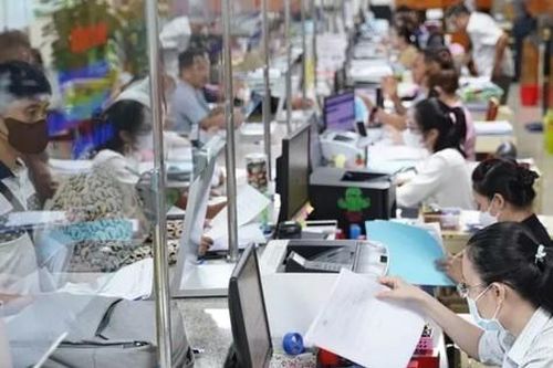 Chưa thực hiện đúng chỉ đạo của Trung ương về tạm dừng tuyển dụng viên chức, một huyện phải thu hồi các quyết định