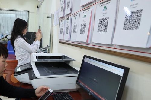 Công chức làm việc từ xa sẽ tránh được tình trạng 'sáng cắp ô đi, tối cắp ô về'