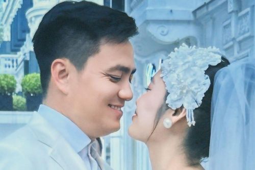 Ảnh cưới của hoa hậu Nông Thúy Hằng và bạn trai là Phó Giám đốc