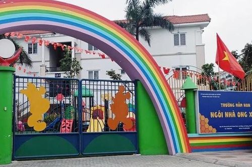 Chấm dứt hợp đồng với giáo viên mầm non kiểm tra vùng nhạy cảm của trẻ trong lớp