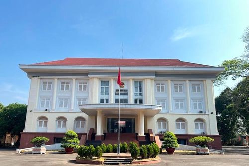 Thu hồi quyết định tuyển dụng 61 giáo viên do vi phạm chỉ đạo của Trung ương
