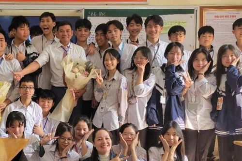 Những giáo viên đóng 'nhiều vai' ở trường học