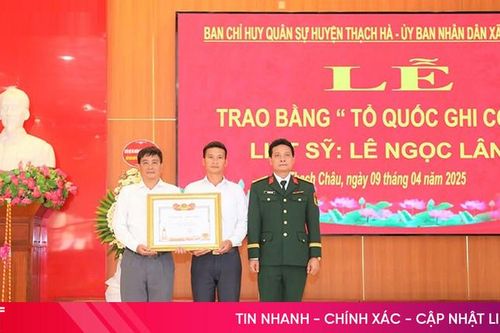 Trao bằng 'Tổ quốc ghi công' đối với liệt sỹ ở huyện Thạch Hà