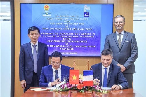 Việt Nam và Pháp hợp tác nâng cao năng lực giám sát an toàn hàng không