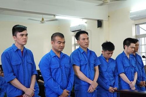 6 bị cáo thuộc băng nhóm 'bay lắc' trong villa lĩnh án tù