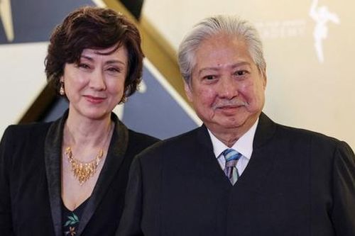 'Ngôi sao võ thuật' Hồng Kim Bảo: Hôn nhân viên mãn bên Hoa hậu xinh đẹp kém 13 tuổi