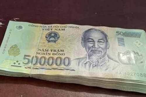 Tìm người đánh rơi cọc tiền mệnh giá 500.000 đồng