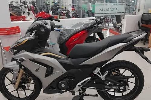 Được hưởng ưu đãi kép, Honda Winner X xuống giá kỷ lục, ngang Future tại đại lý