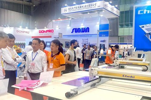 Nhiều doanh nghiệp quy tụ tại triển lãm lớn nhất ngành may