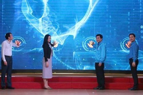 Hỗ trợ nâng cao năng lực ứng dụng số cho người dân