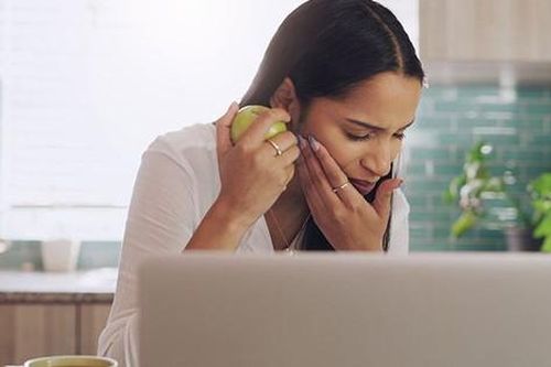 Thận trọng với 10 nguyên nhân gây đau răng vào buổi sáng