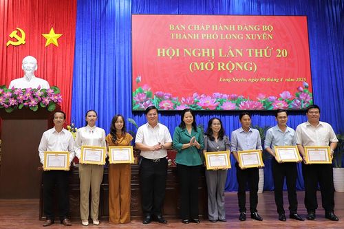 Ban Thường vụ Thành ủy Long Xuyên đánh giá tình hình thực hiện nhiệm vụ chính trị quý I/2025