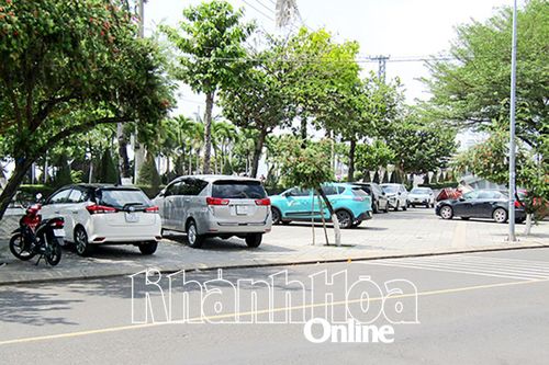 Công viên thành bãi đậu xe