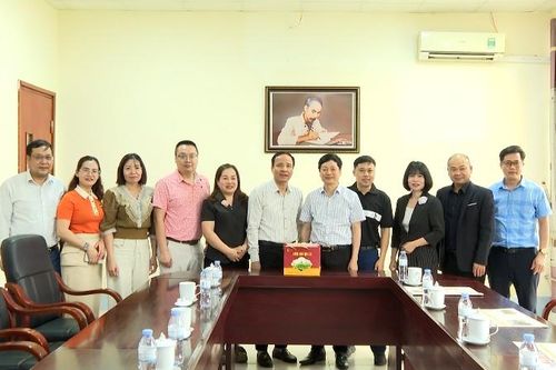 Báo Bắc Giang thăm, trao đổi nghiệp vụ tại Báo Lai Châu