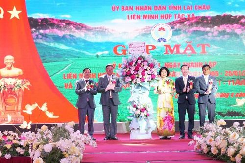 Gặp mặt kỷ niệm 20 năm Ngày Thành lập Liên minh Hợp tác xã tỉnh Lai Châu