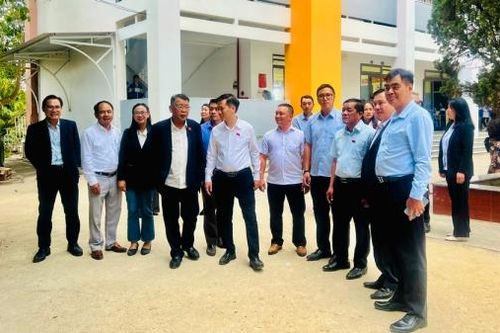 Đoàn Đại biểu Quốc hội giám sát việc thực hiện pháp luật môi trường tại TP Đà Lạt