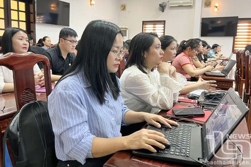 Tập huấn nghiệp vụ và AI cho cán bộ công đoàn