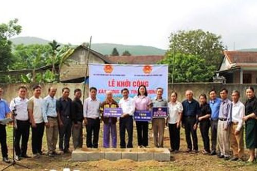 Phong Điền khởi công xây dựng nhà mới cho hai hộ nghèo