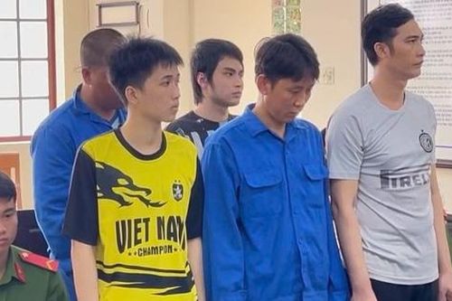 An Giang: Xét xử nhóm người tuồn ma túy vào buồng giam