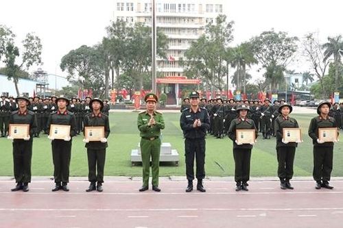 Học viên Trung cấp chính quy tuyển mới các trường CAND hoàn thành huấn luyện đầu khóa
