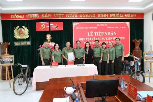 Bảo tàng CAND tiếp nhận nhiều hiện vật quý