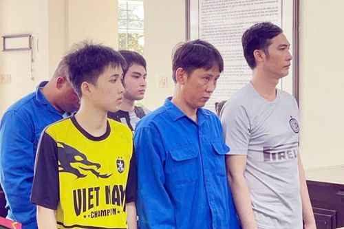Tuyên án nhóm người tuồn ma túy vào buồng giam