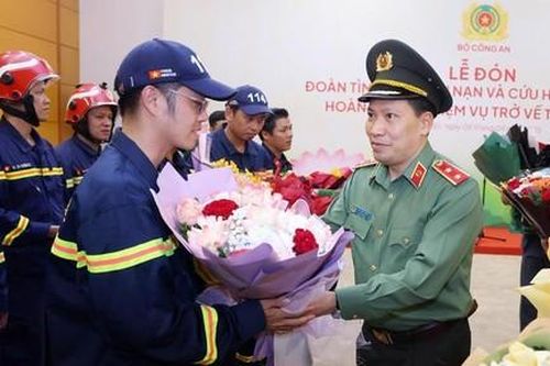 Đoàn cứu hộ của Bộ Công an hoàn thành xuất sắc nhiệm vụ tại Myanmar, trở về nước