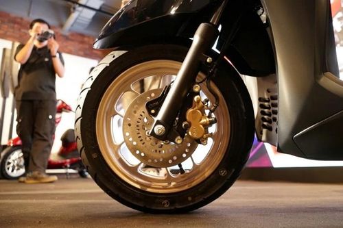 Giá xe Lead mới nhất giảm chưa từng có, thậm chí dưới cả niêm yết, chỉ nhỉnh hơn Vision