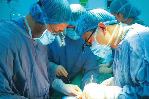Thủ tướng: Khẩn trương đề xuất nâng mức phụ cấp ưu đãi nghề đối với viên chức y tế
