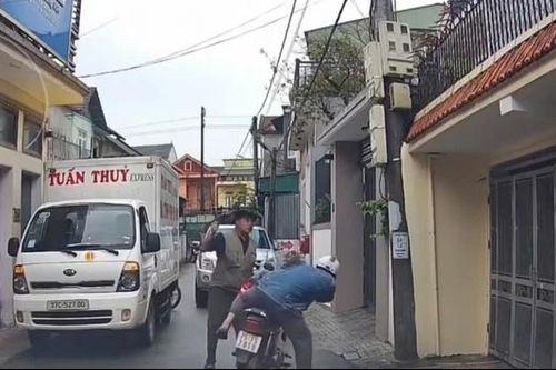 Xử phạt tài xế dùng hung khí đánh người khi bị nhắc nhở đỗ xe chắn đường