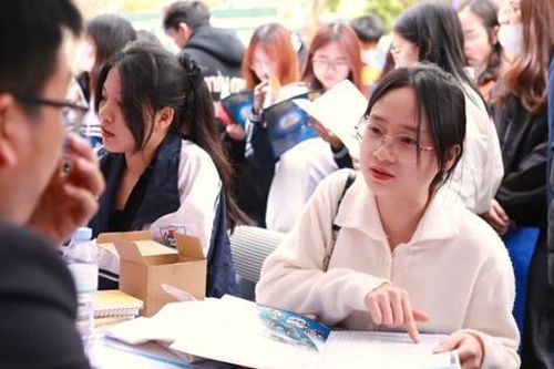 Trường đại học dùng tổ hợp xét tuyển 'lạ': Bộ GD&ĐT lên tiếng