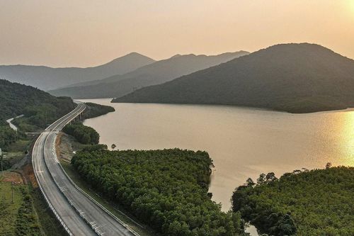 Cao tốc Vũng Áng - Bùng chuẩn bị về đích