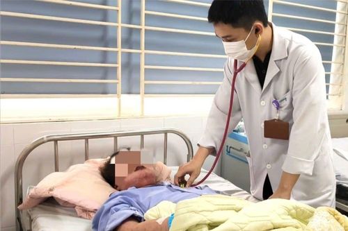 Cô gái trẻ gánh hậu quả sau khi tự uống giảm đau
