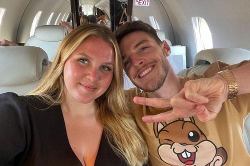 Vợ Declan Rice bị miệt thị ngoại hình