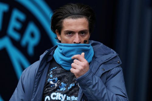 CĐV MU tát Grealish trả giá đắt