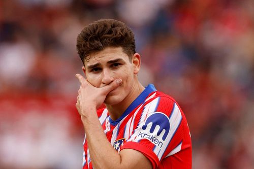 UEFA gạch tên trọng tài từ chối bàn thắng của Alvarez