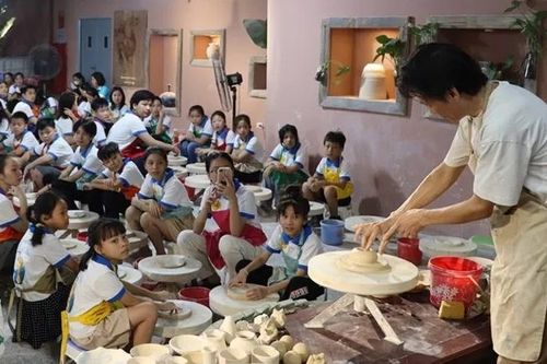 Hà Nội: các cấp Hội phụ nữ trao kinh phí đỡ đầu 269 trẻ mồ côi