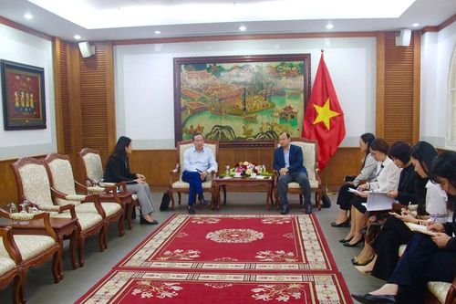 Phát huy tối đa sức mạnh của kiều bào trong lan tỏa văn hóa Việt Nam tại châu Âu