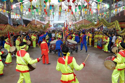 Độc đáo các trò chơi dân gian tại Lễ hội làng Chuông