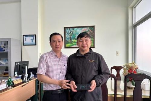 'Dế' về với chủ!